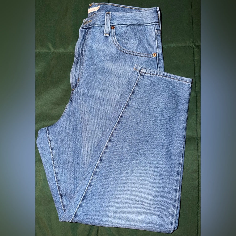Levi's Women's High Rise Jeans in Blue